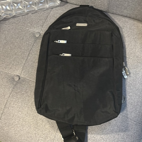 Baggallini Crossbody Sling bag - Picture 10 of 13